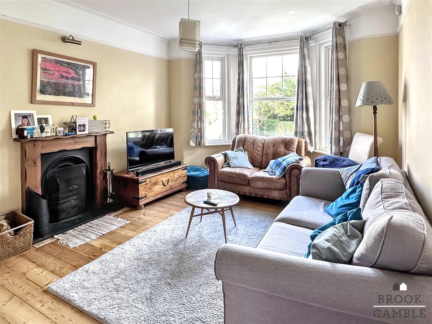 7 Bedroom House - Semi-Detached. Milton Road in Eastbourne, East Sussex 5